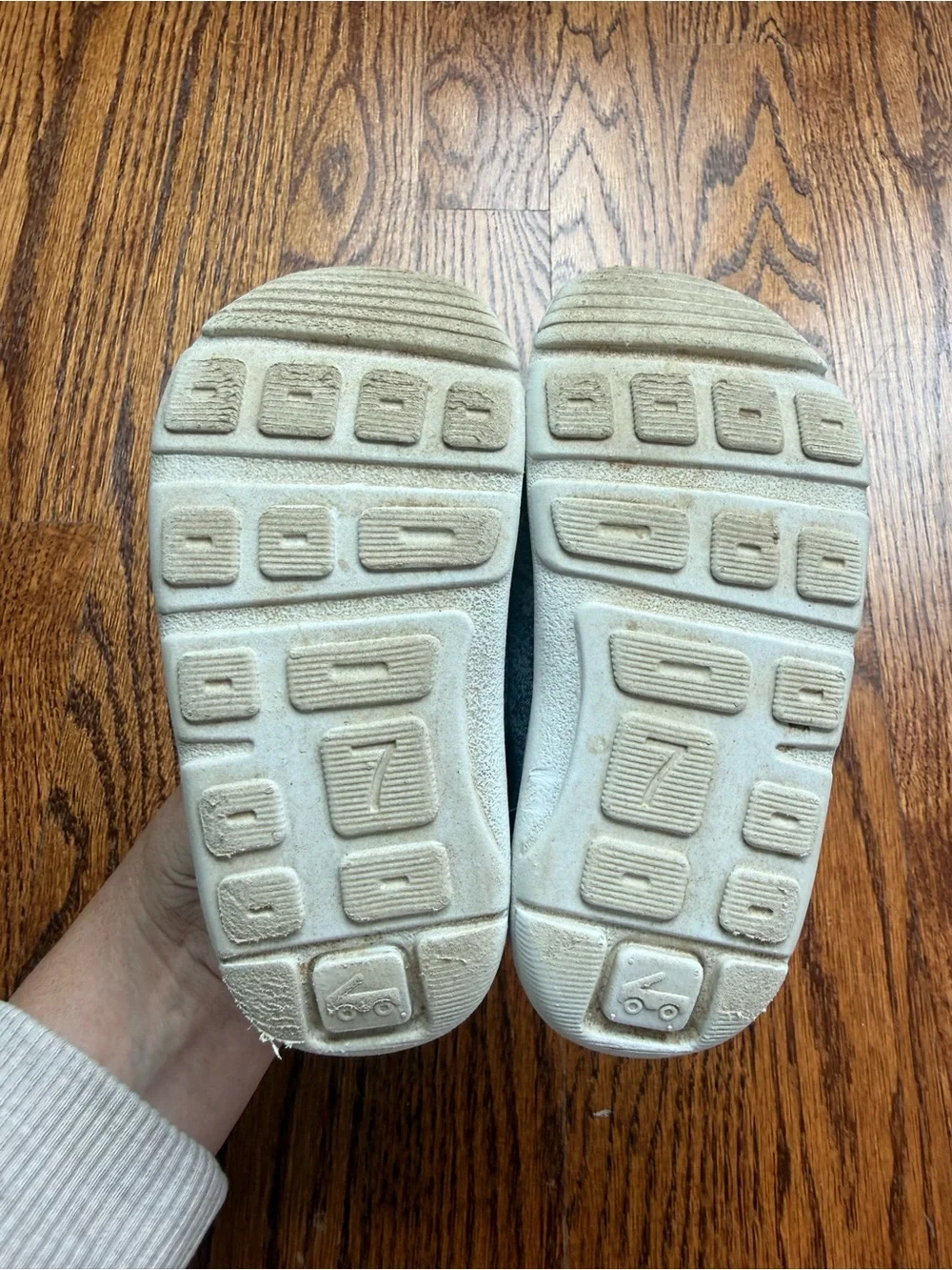 See Kai Run Basics Sneakers Sz 7